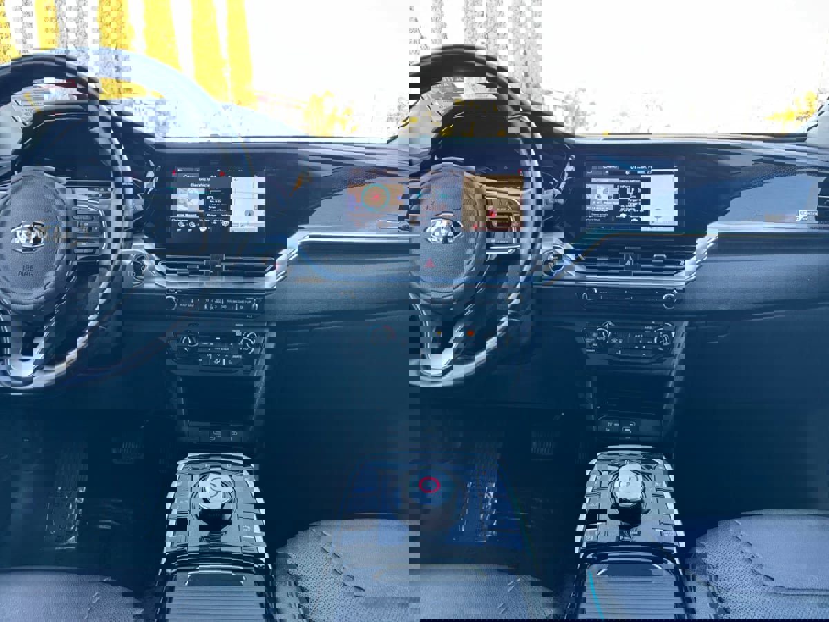 Used 2020 Kia Niro EX Premium image 15