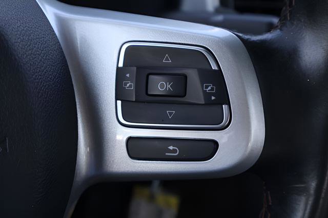 Used 2015 Volkswagen Beetle 1.8T Classic FWD image 22