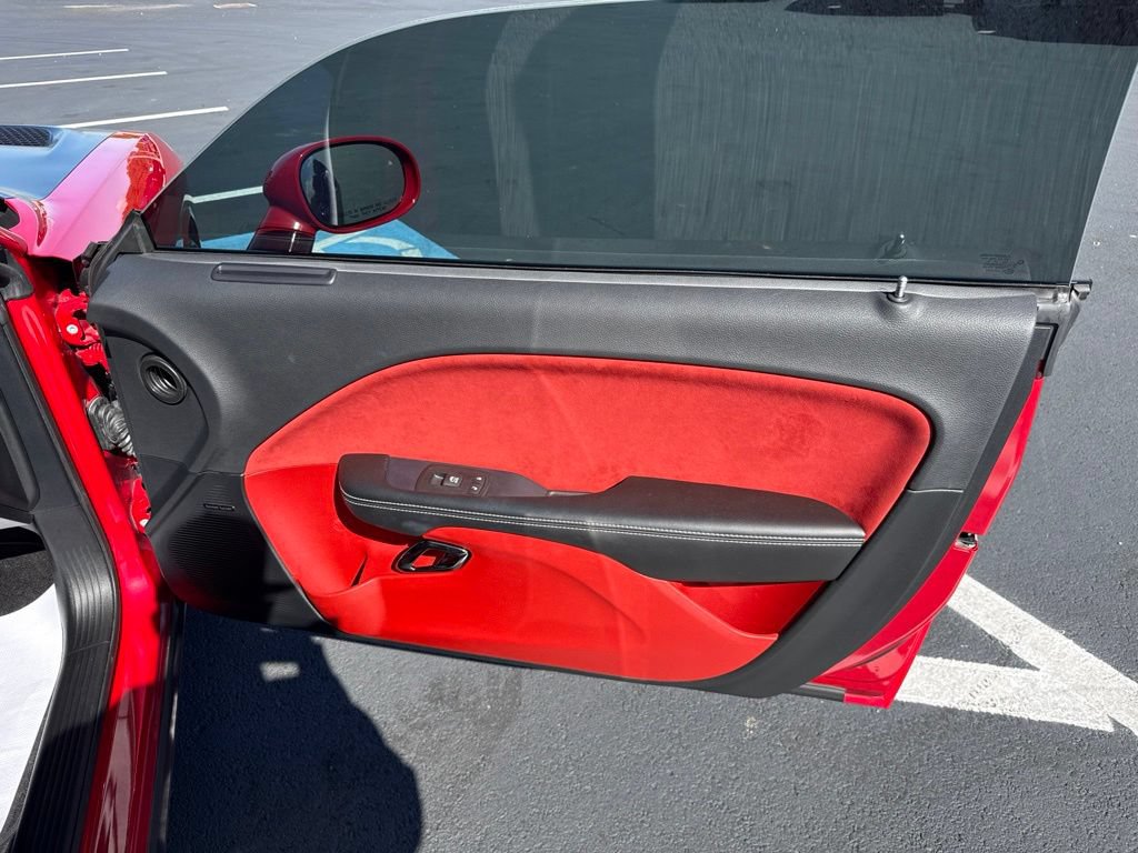 Used 2016 Dodge Challenger SRT Hellcat RWD image 13