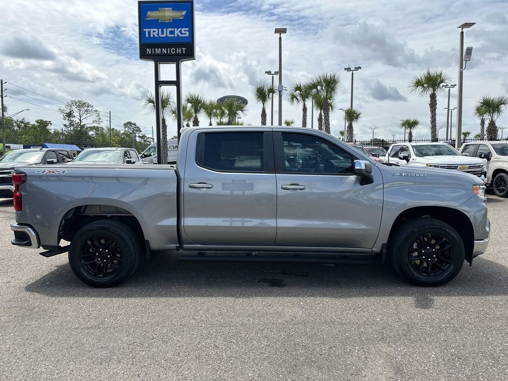 Used 2023 Chevrolet Silverado 1500 LT AWD/4WD image 17