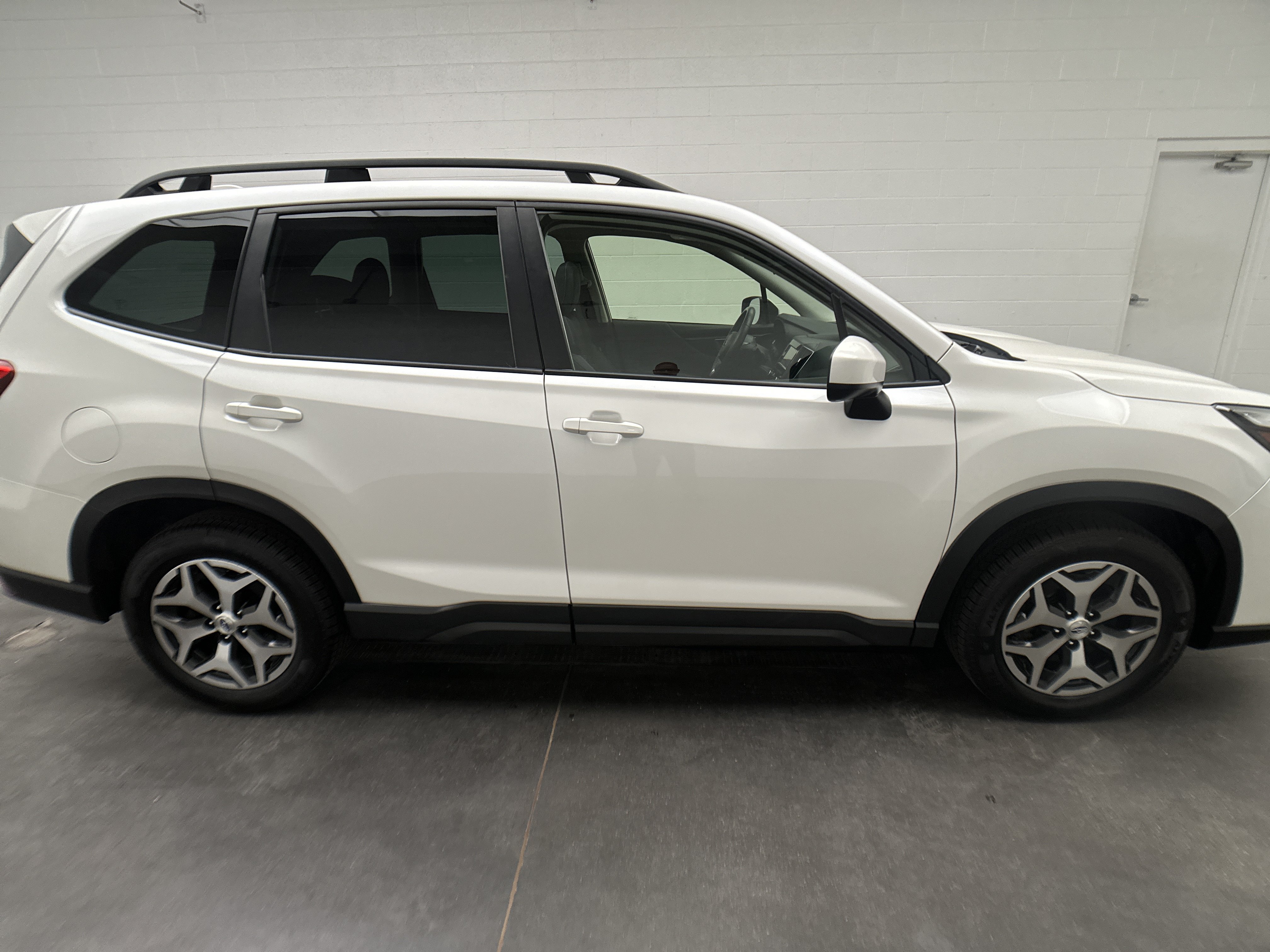 Used 2023 Subaru Forester Premium AWD/4WD image 9