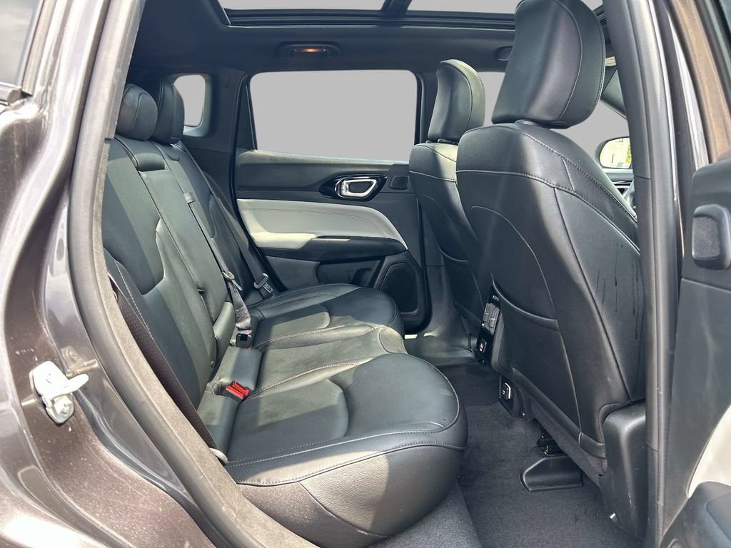 Used 2024 Jeep Compass Limited w/ Sun and Sound Group AWD/4WD image 17