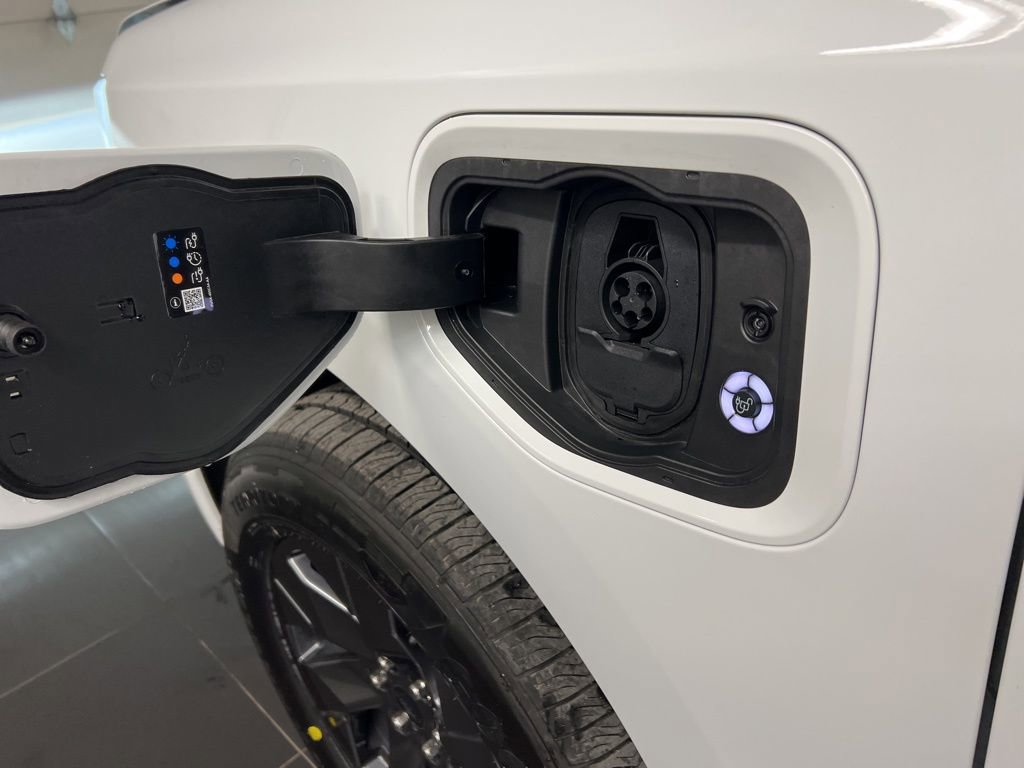 New 2025 Ford F150 Lightning Lariat image 40