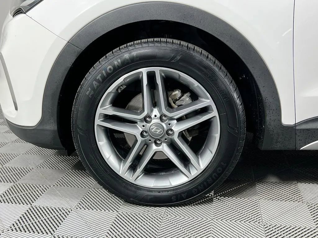 Used 2019 Hyundai Santa Fe XL w/ Cargo Package FWD image 34