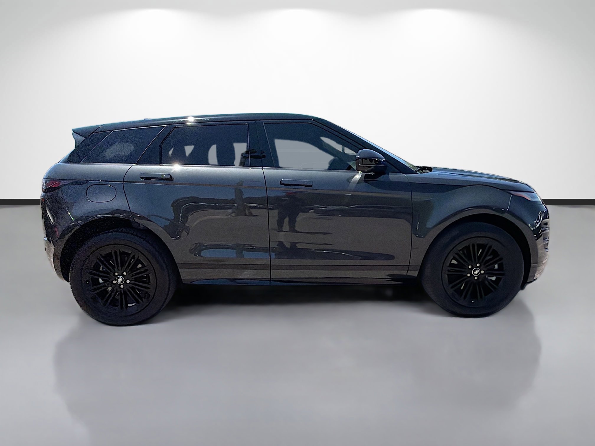 Used 2025 Land Rover Range Rover Evoque Dynamic SE AWD/4WD image 6