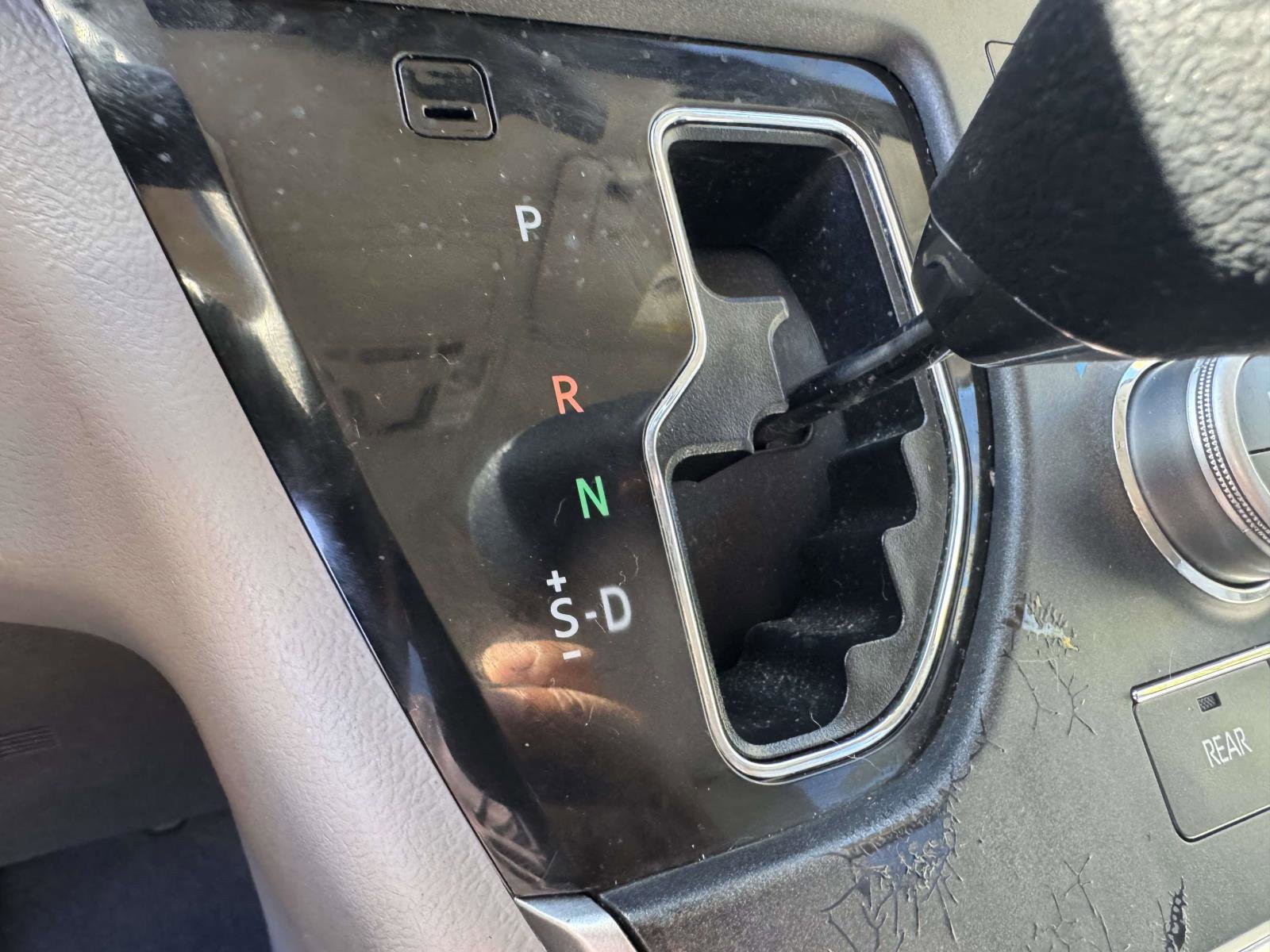 Used 2020 Toyota Sienna LE image 25