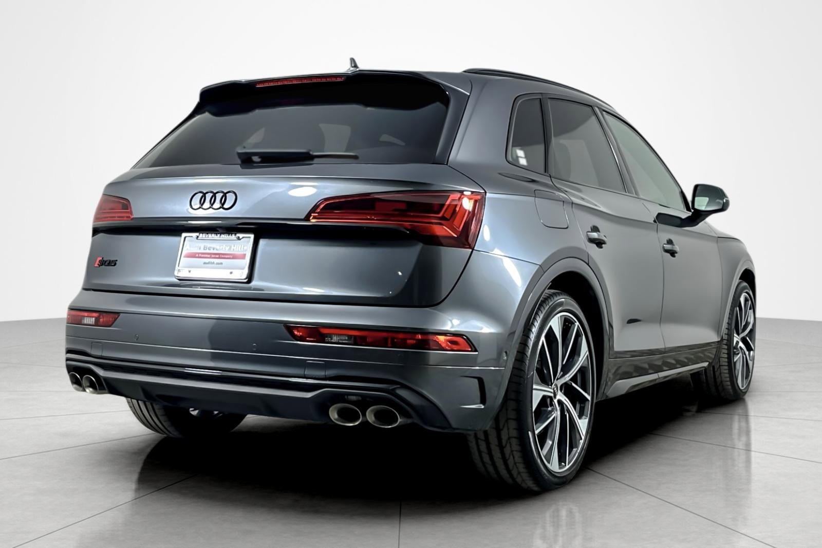 Used 2023 Audi SQ5 Prestige w/ Prestige Package image 5