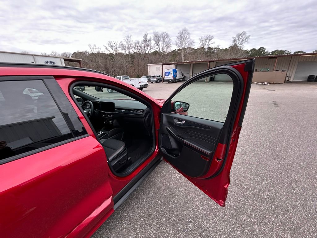 Used 2025 Ford Escape ST-Line Elite image 24