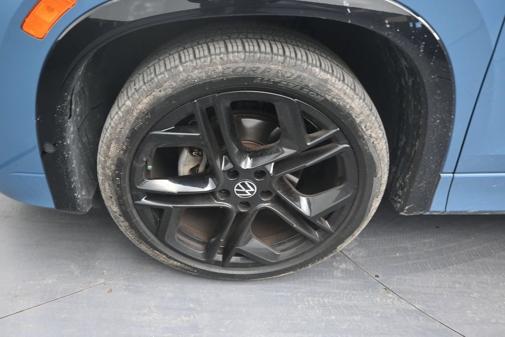 Used 2026 Volkswagen Tiguan SE R-Line FWD image 9
