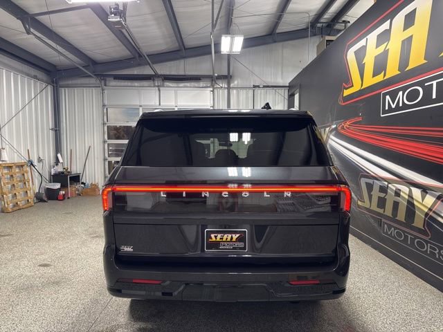 Used 2025 Lincoln Navigator Reserve AWD/4WD image 22