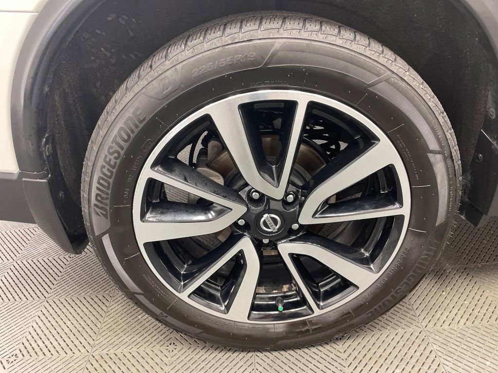 Used 2019 Nissan Rogue SL w/ Premium Package AWD/4WD image 46