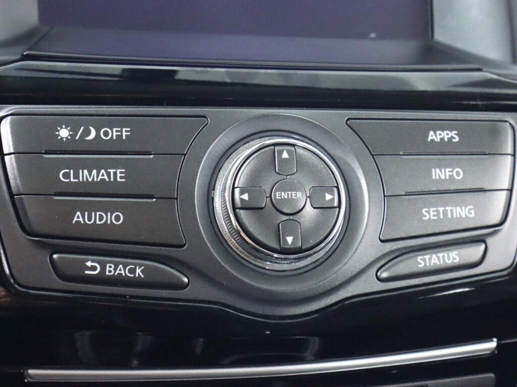 Used 2018 Nissan Pathfinder S image 23