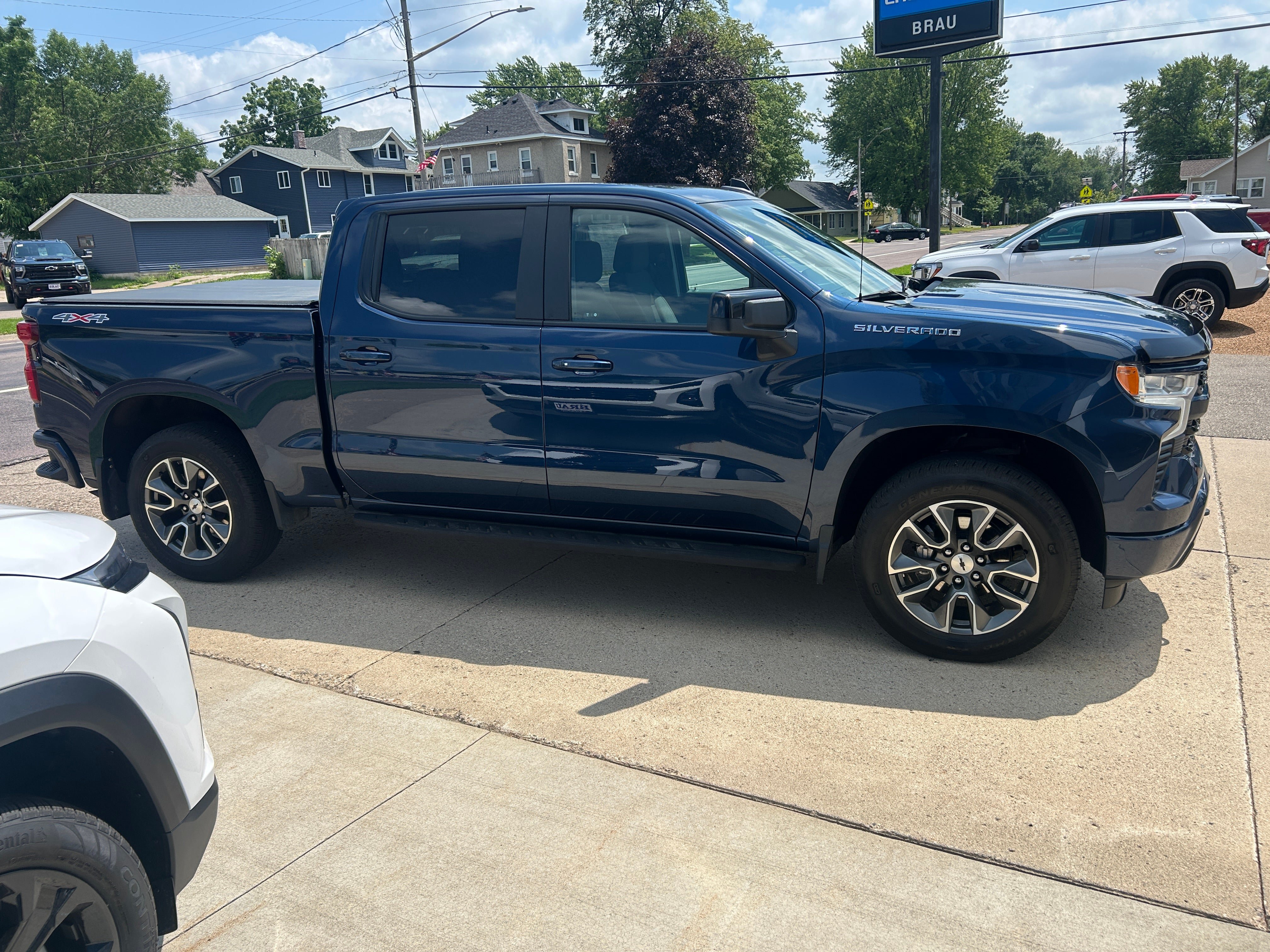 Used 2023 Chevrolet Silverado 1500 RST AWD/4WD image 5