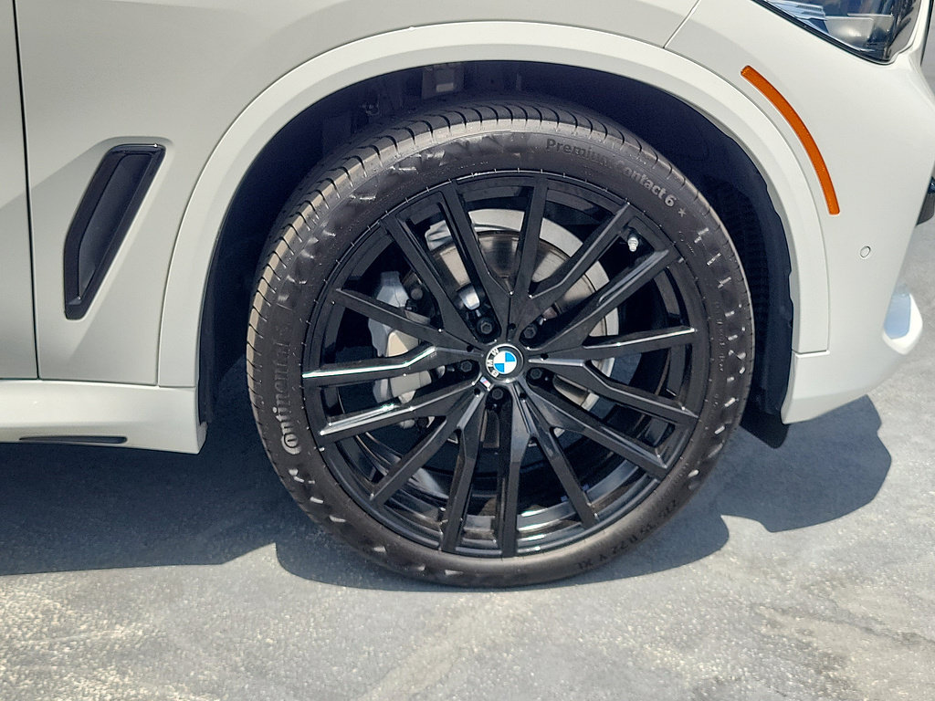 Used 2023 BMW X5 sDrive40i w/ M Sport Package RWD image 5