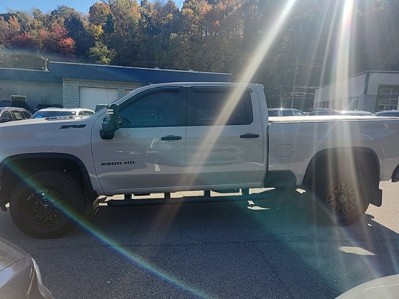 Used 2026 Chevrolet Silverado 2500 ZR2 w/ LPO, Dark Essentials Package AWD/4WD image 5