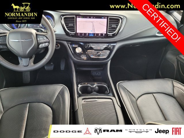 Certified 2025 Chrysler Pacifica Limited FWD image 6