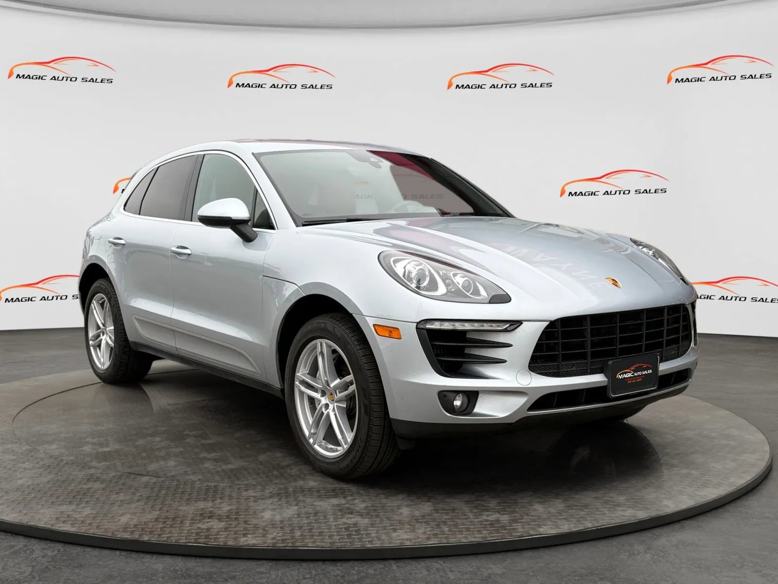 Used 2017 Porsche Macan S AWD/4WD image 5