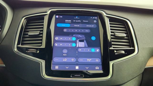 Certified 2023 Volvo XC90 B5 Plus AWD/4WD image 22