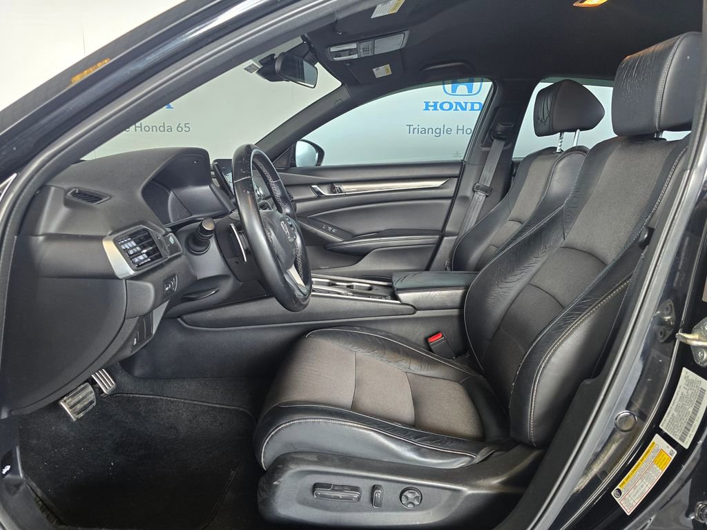 Used 2018 Honda Accord Sport image 8