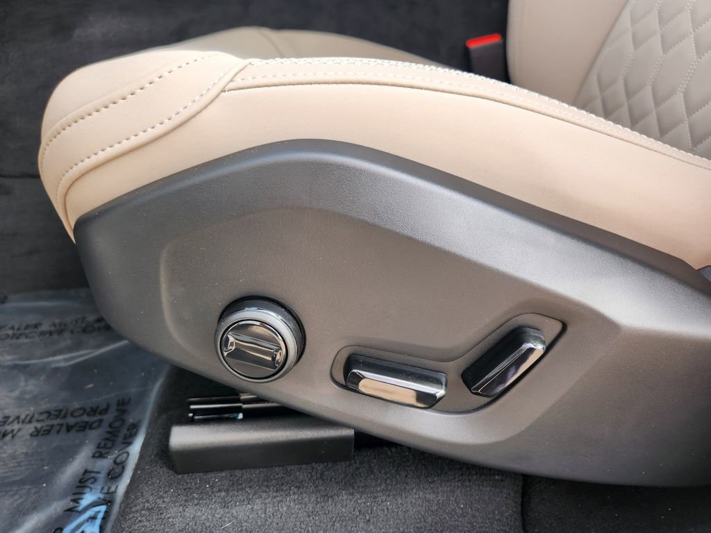 New 2026 Volvo XC60 B5 Plus w/ Protection Package Premier image 14