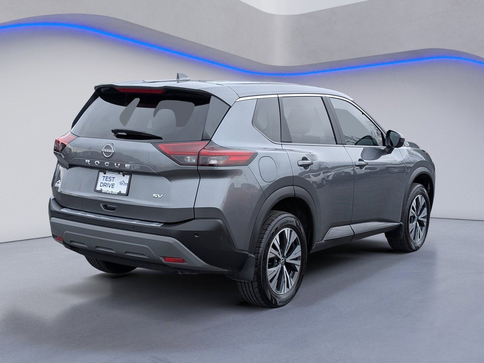 Used 2023 Nissan Rogue SV image 9