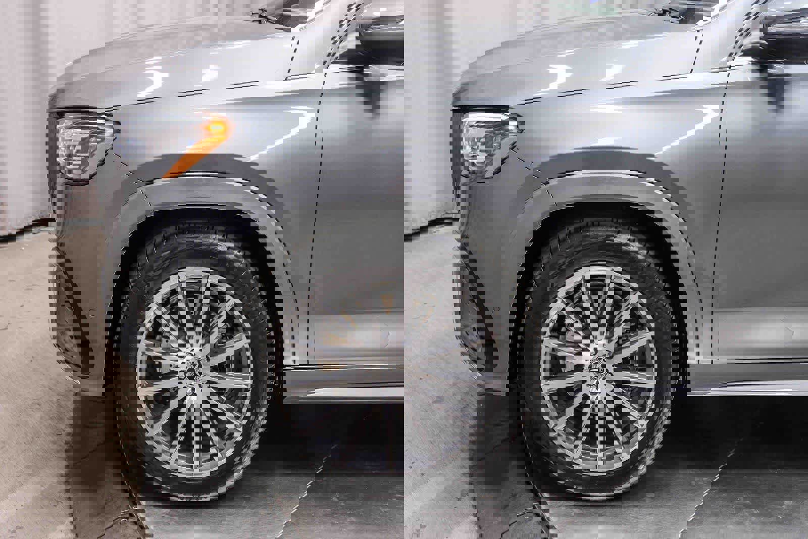 Used 2025 Mercedes-Benz GLS 450 4MATIC image 11