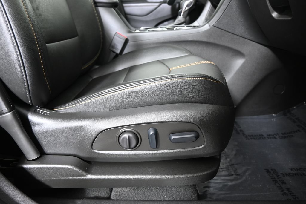 Used 2023 Chevrolet Equinox Premier AWD/4WD image 14
