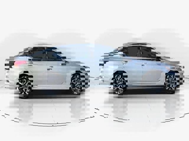 Used 2024 Nissan Altima 2.5 SV image 2