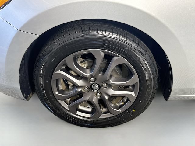Used 2019 Toyota Yaris LE FWD image 4