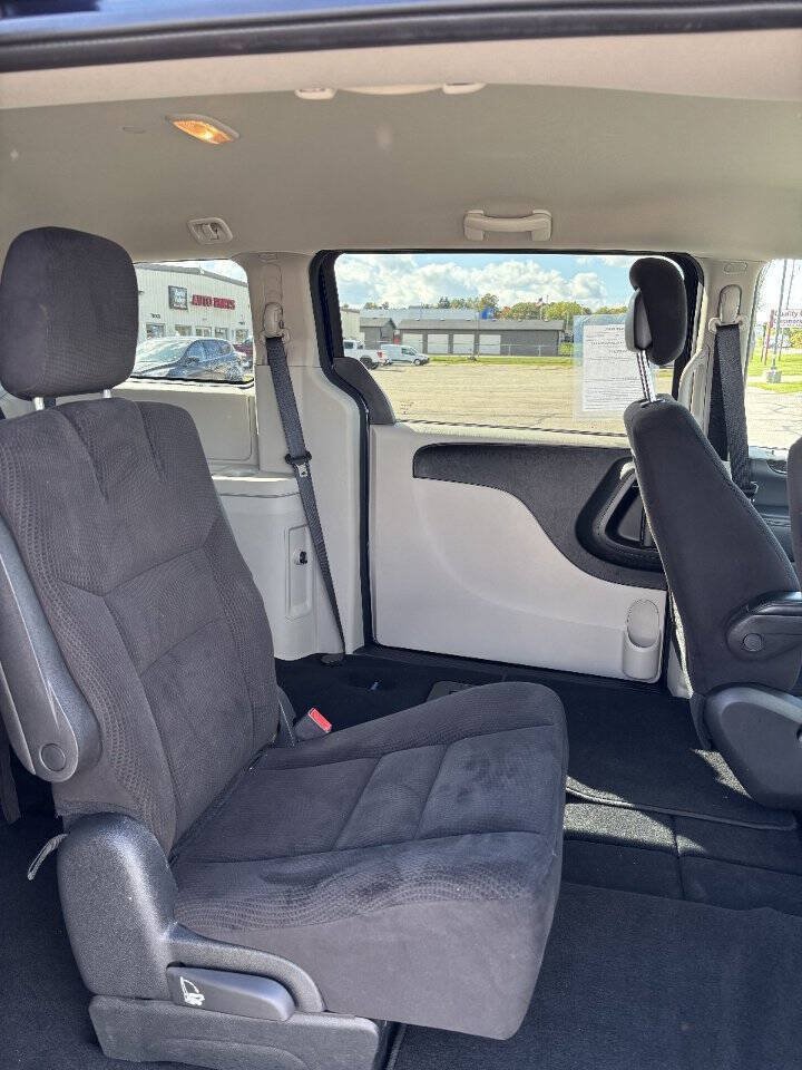 Used 2014 Dodge Grand Caravan SE w/ Quick Order Package 29E SE FWD image 7