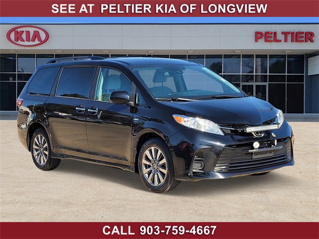 Used 2020 Toyota Sienna LE w/ LE Preferred Package image 1