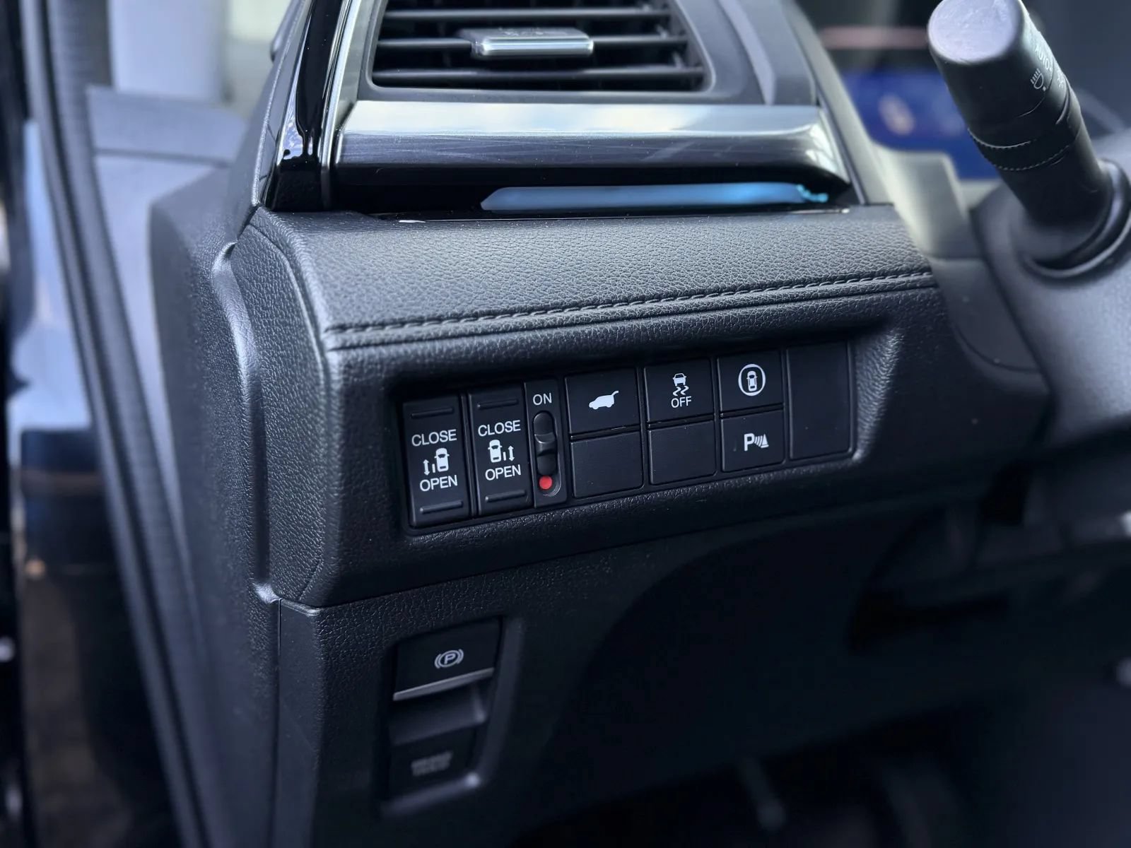 Used 2024 Honda Odyssey Elite image 29