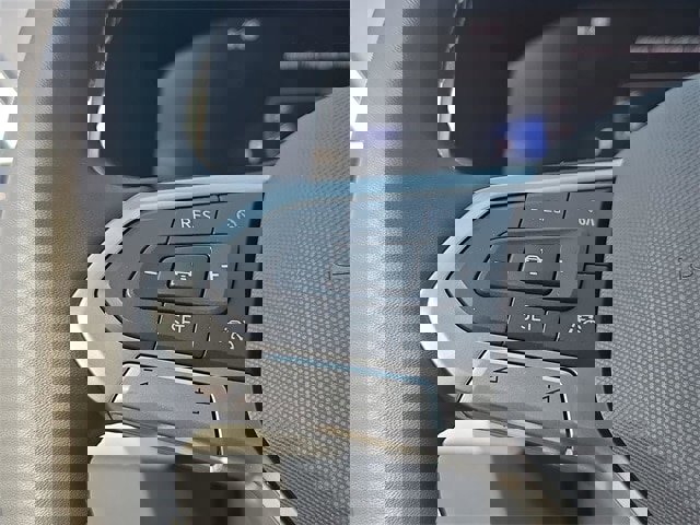 New 2025 Volkswagen Taos SE image 21