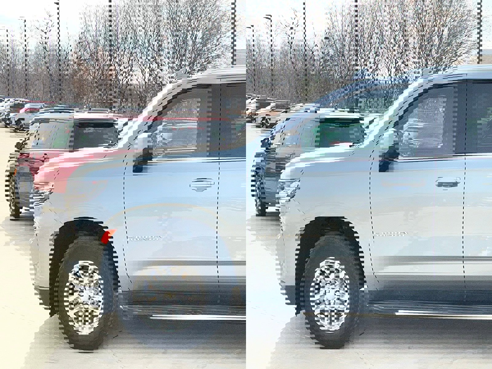 Used 2024 Chevrolet Suburban LT image 7