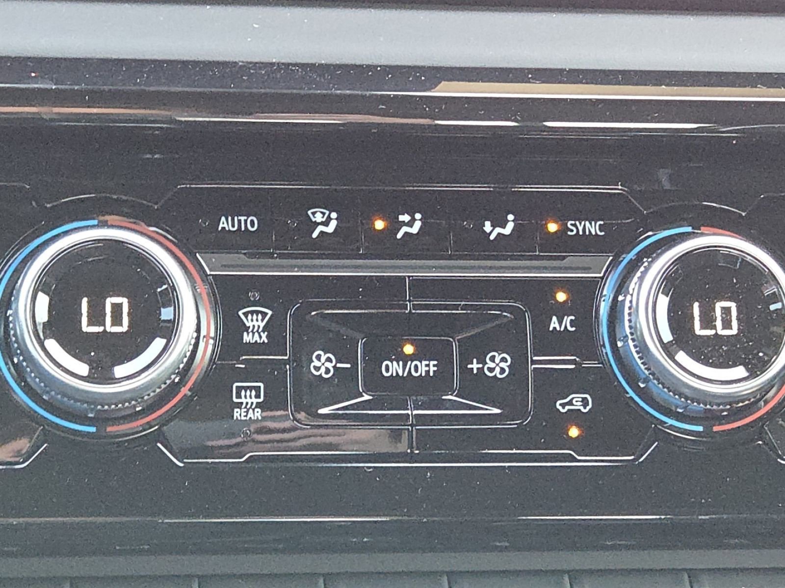 New 2026 GMC Sierra 2500 AT4X w/ LPO, Black Badging Package image 37