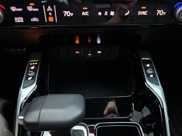 Used 2025 Kia Sorento SX Prestige image 22