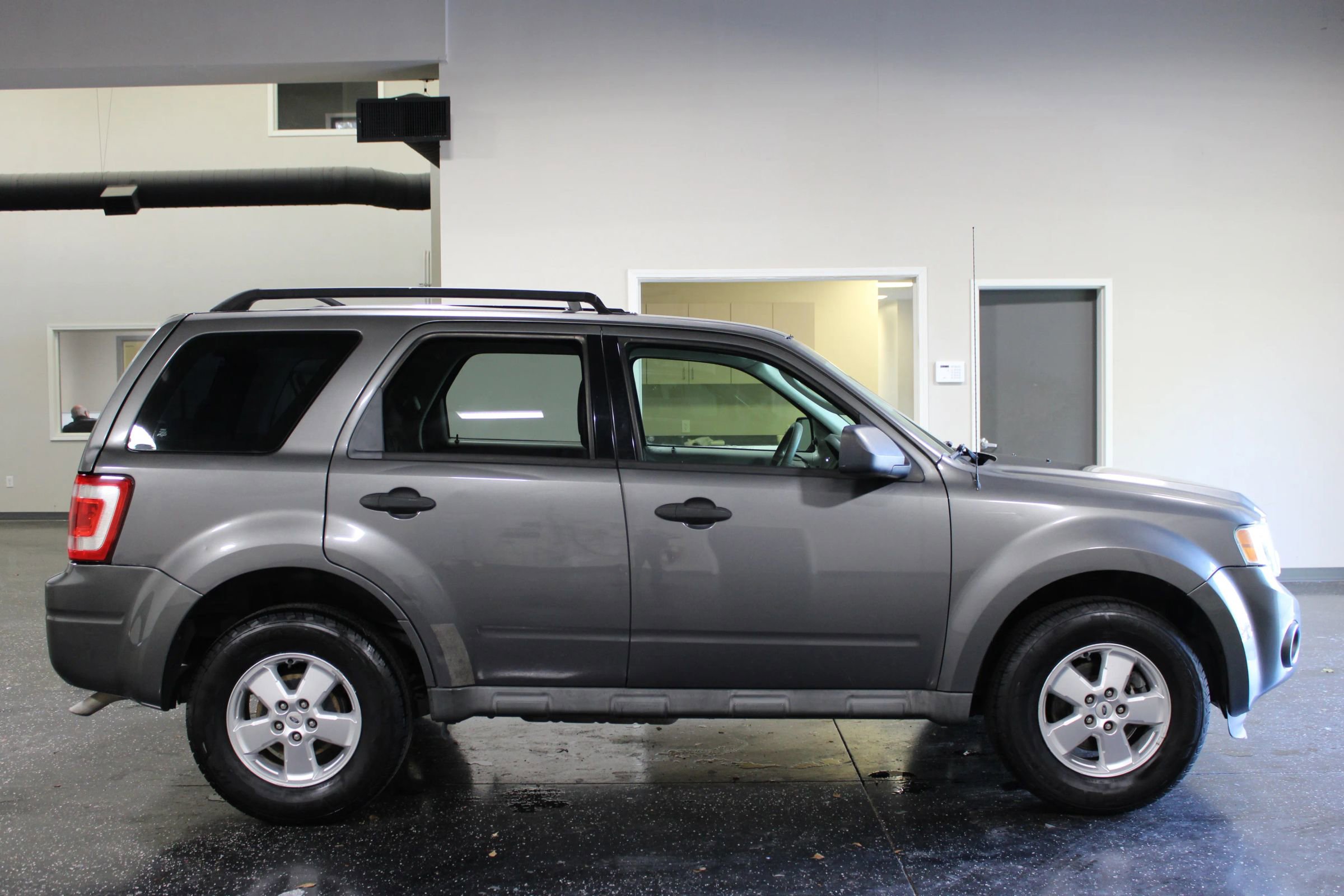 Used 2011 Ford Escape XLS w/ 101A Rapid Spec Order Code FWD image 2