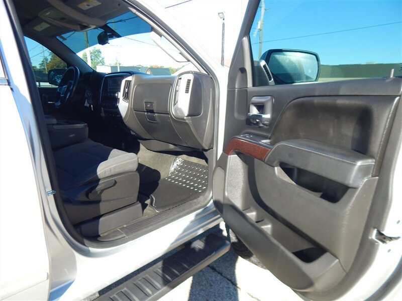 Used 2016 GMC Sierra 1500 SLE w/ SLE Value Package AWD/4WD image 16