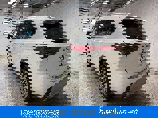 Used 2021 Toyota Highlander Platinum image 6