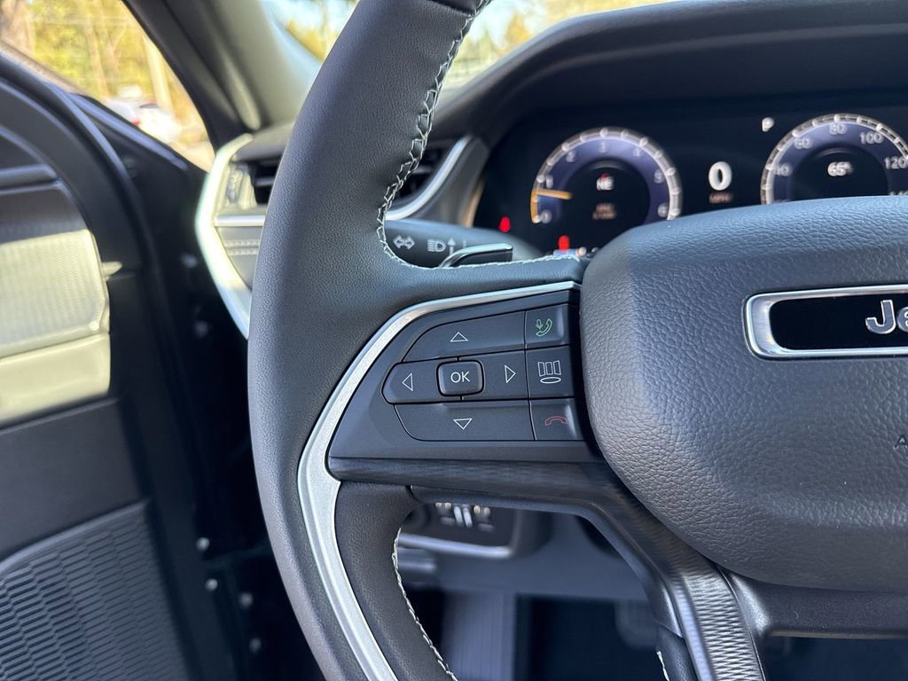 New 2025 Jeep Grand Cherokee L Laredo w/ Luxury Tech Group I image 14