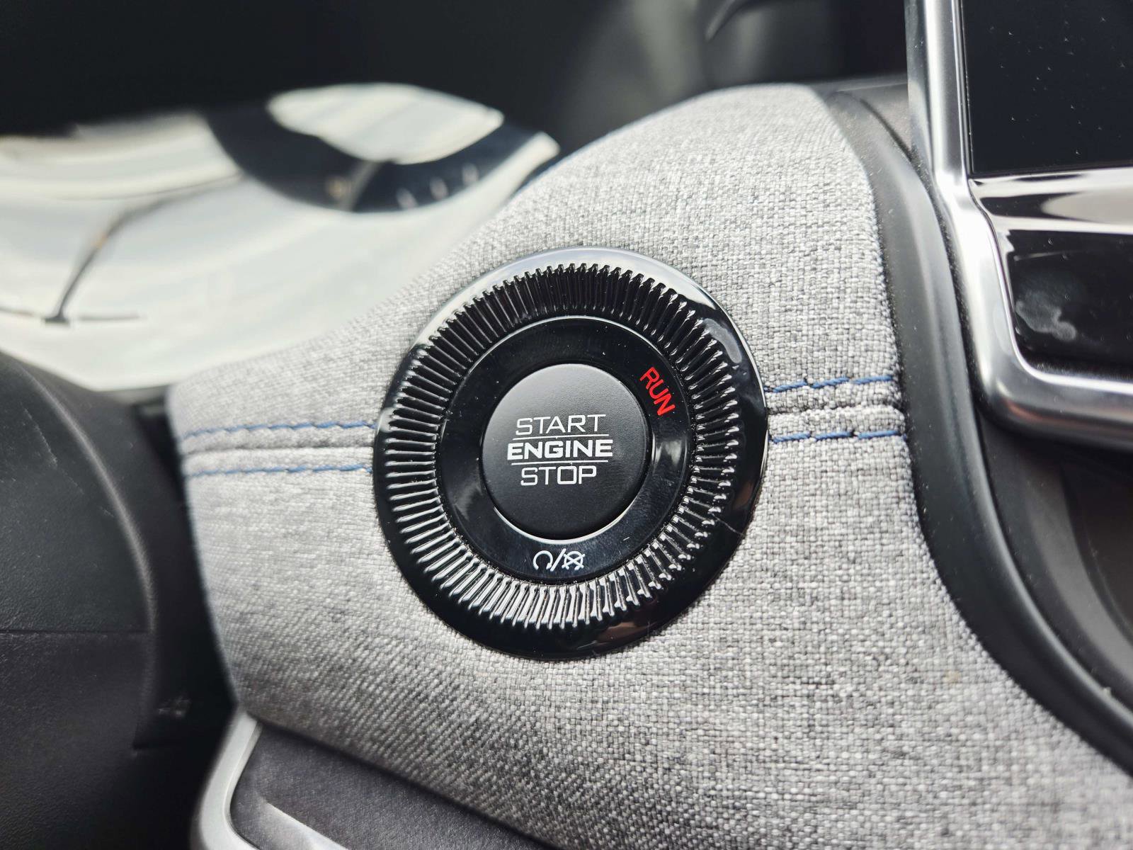 Used 2023 Jeep Compass Latitude image 31