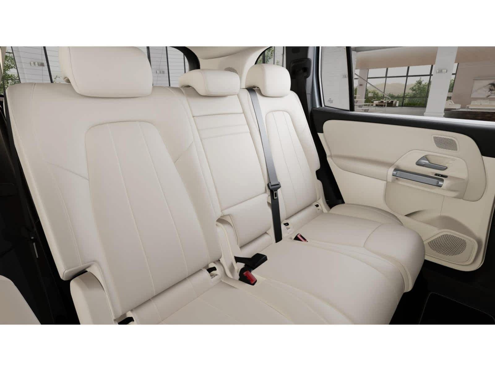 Used 2026 Mercedes-Benz GLB 250 image 5