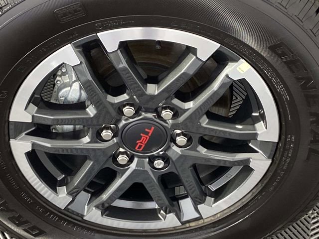 Used 2025 Toyota Tacoma TRD Sport AWD/4WD image 30