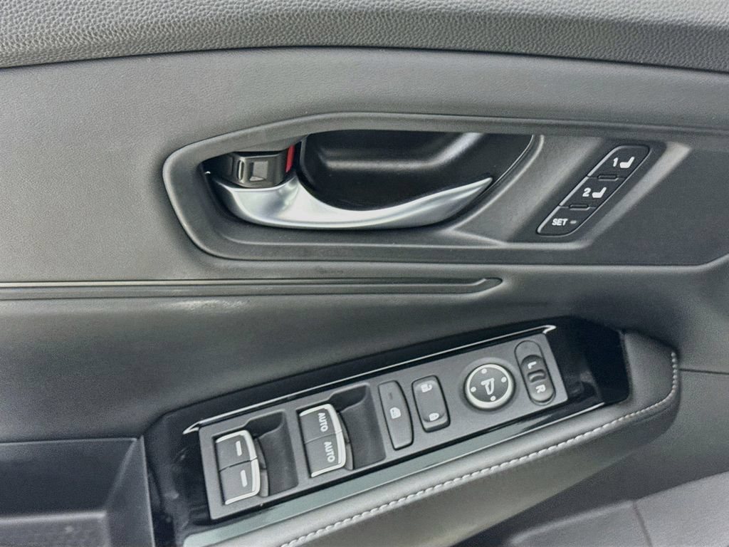Used 2025 Honda Accord Touring image 24