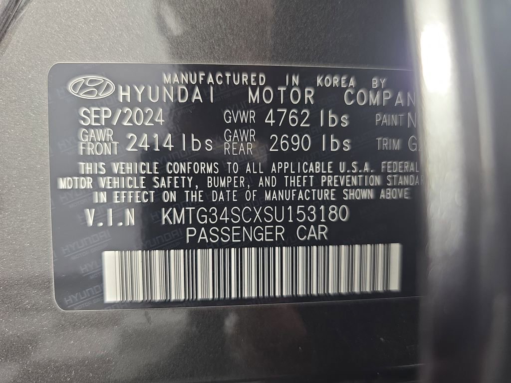 Used 2025 Genesis G70 2.5T image 37