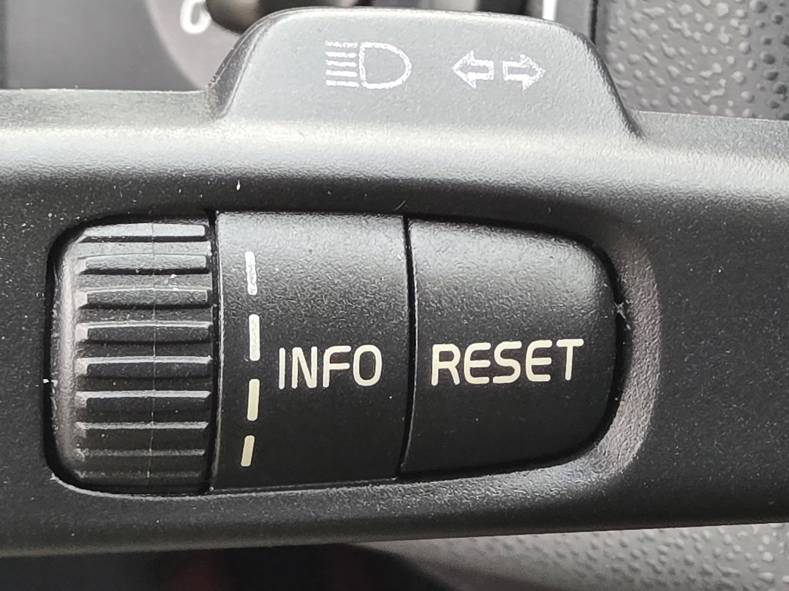 Used 2011 Volvo C30 T5 R-Design image 22