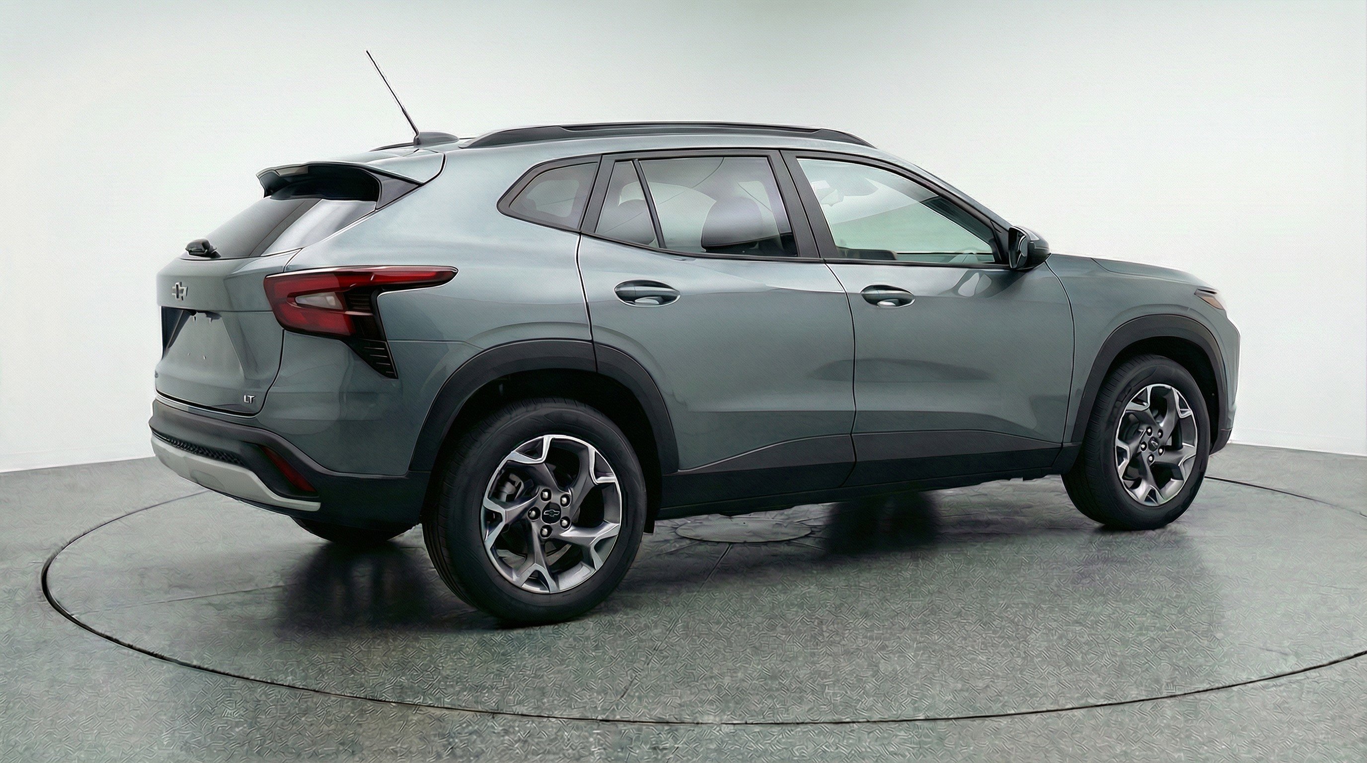 Used 2025 Chevrolet Trax LT image 9