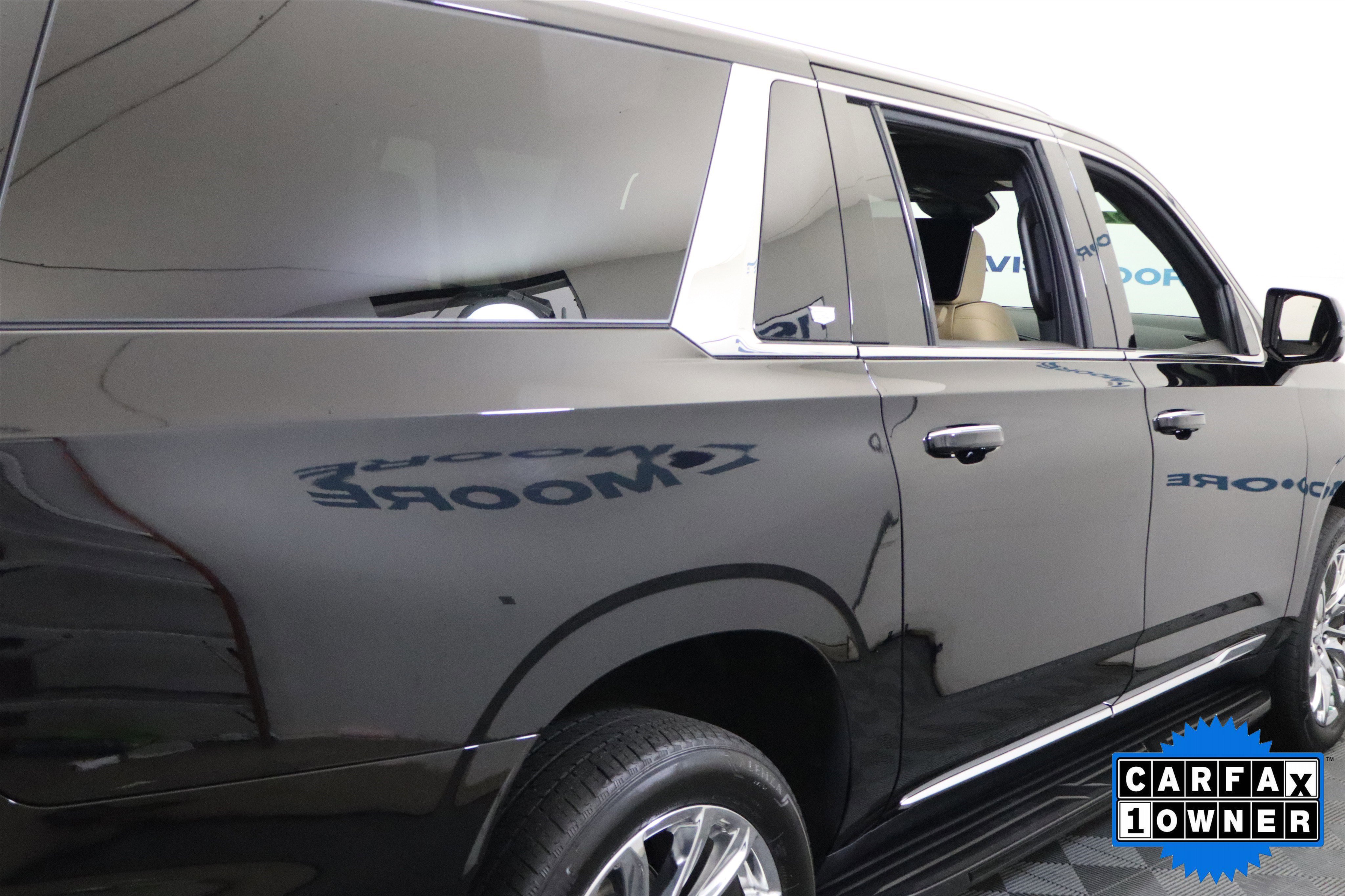 Used 2023 Cadillac Escalade ESV Premium Luxury w/ LPO, Radiant Package image 7