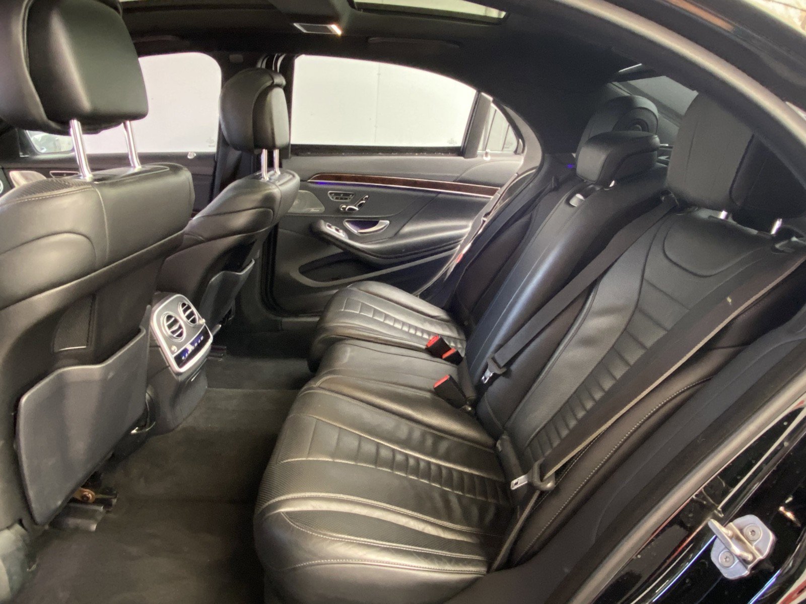 Used 2019 Mercedes-Benz S 560 4MATIC Sedan w/ Premium Package image 20