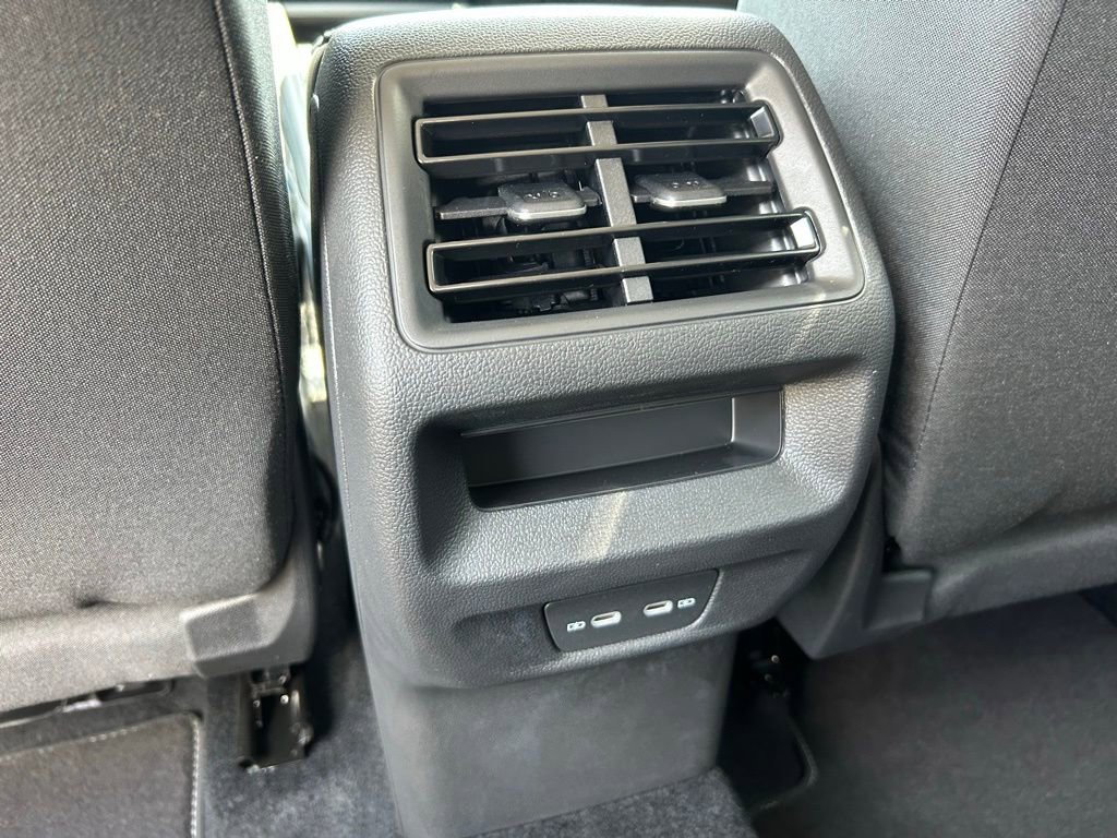 Used 2025 Volkswagen Tiguan S image 41